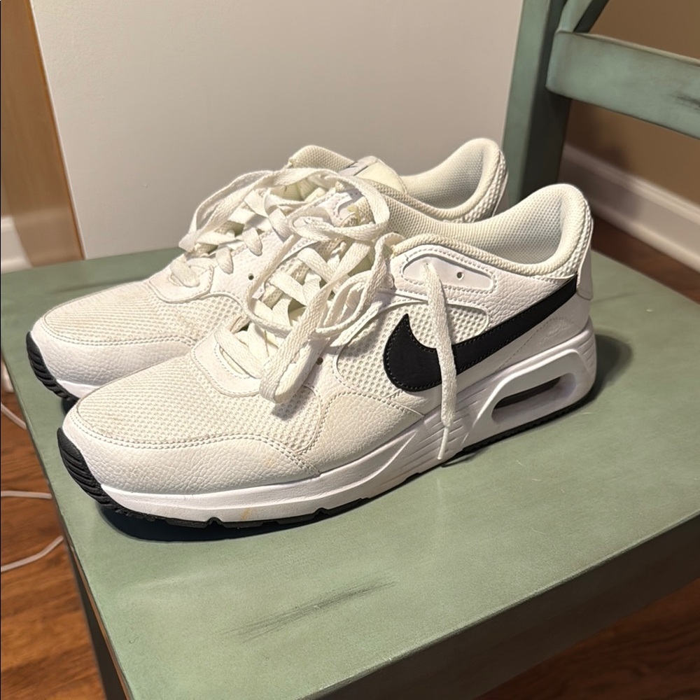 EUC Nike Air Max SC Shoes White Black CW4555-102 Mens Size 10 Athletics Shoes